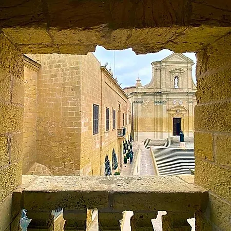 The Segond מלון